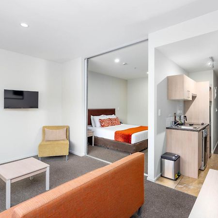 Ramada Suites By Wyndham Christchurch City Экстерьер фото