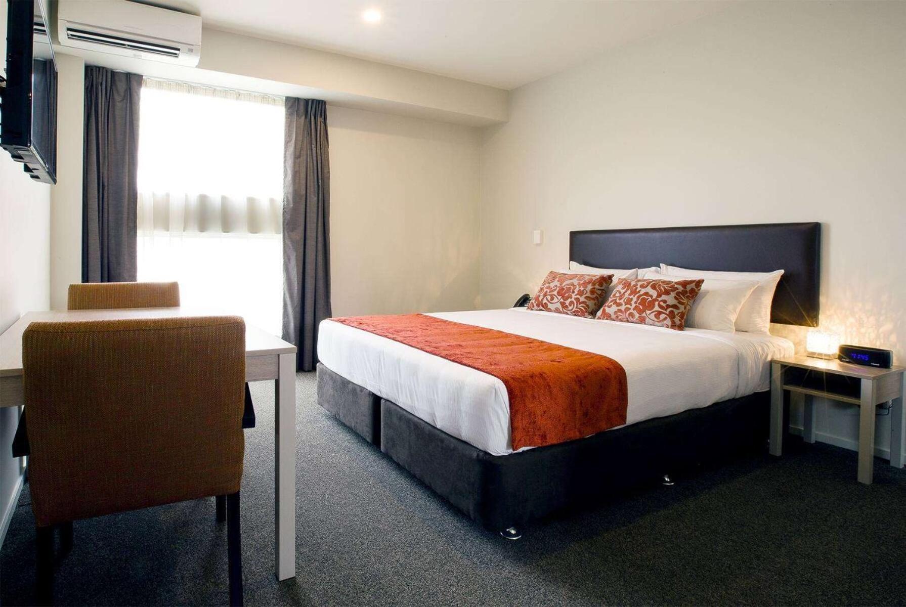 Ramada Suites By Wyndham Christchurch City Экстерьер фото