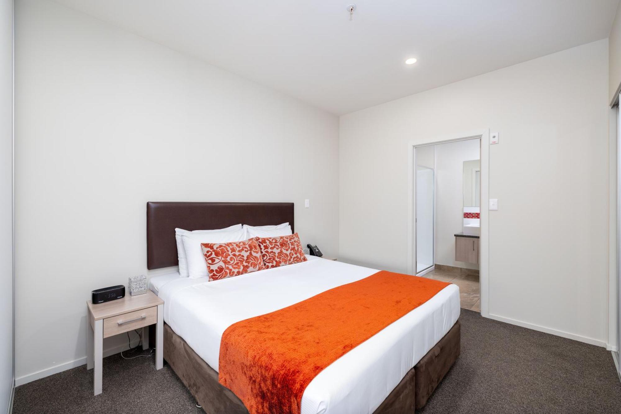 Ramada Suites By Wyndham Christchurch City Экстерьер фото