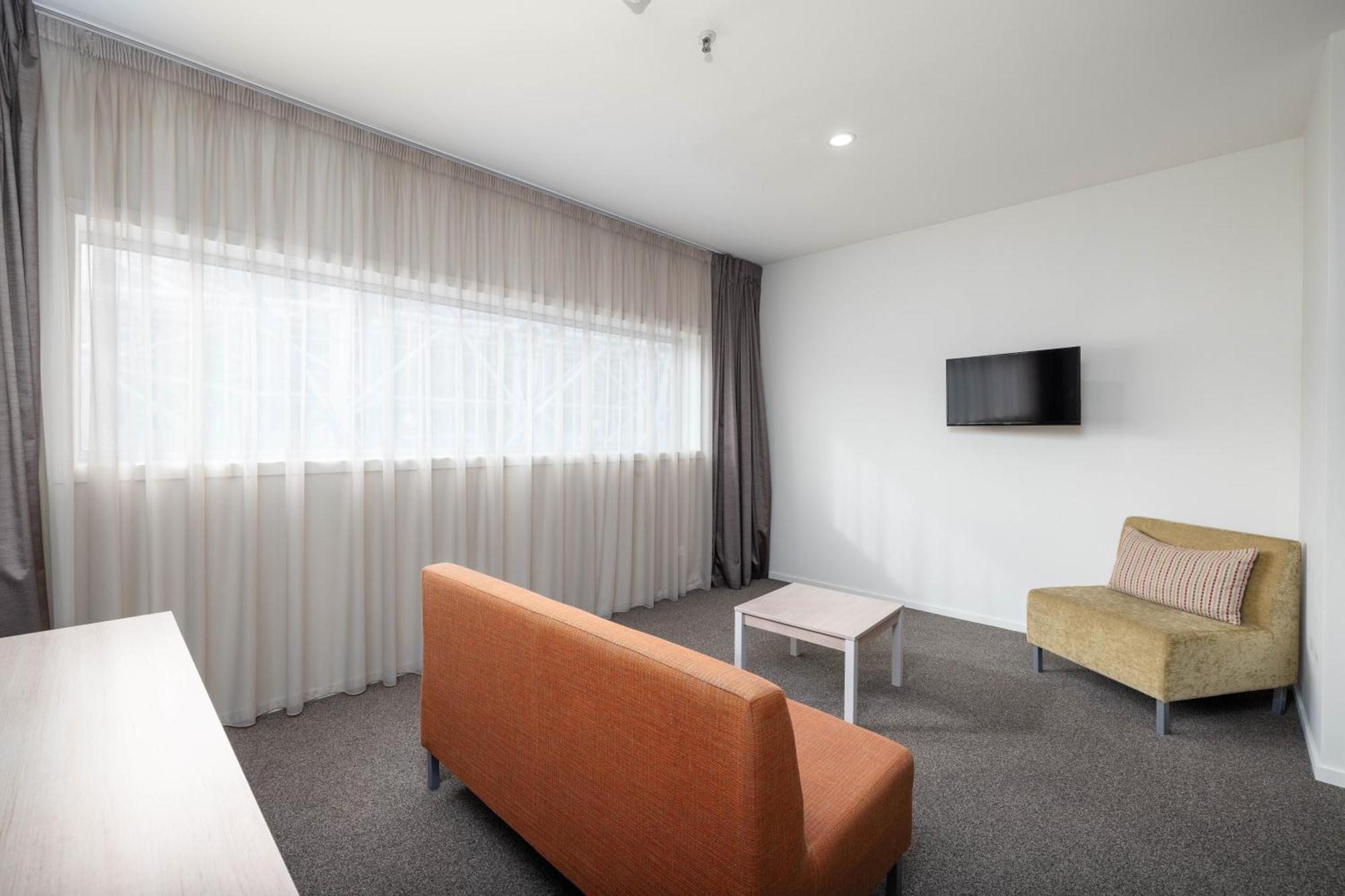 Ramada Suites By Wyndham Christchurch City Экстерьер фото