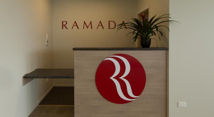 Ramada Suites By Wyndham Christchurch City Экстерьер фото
