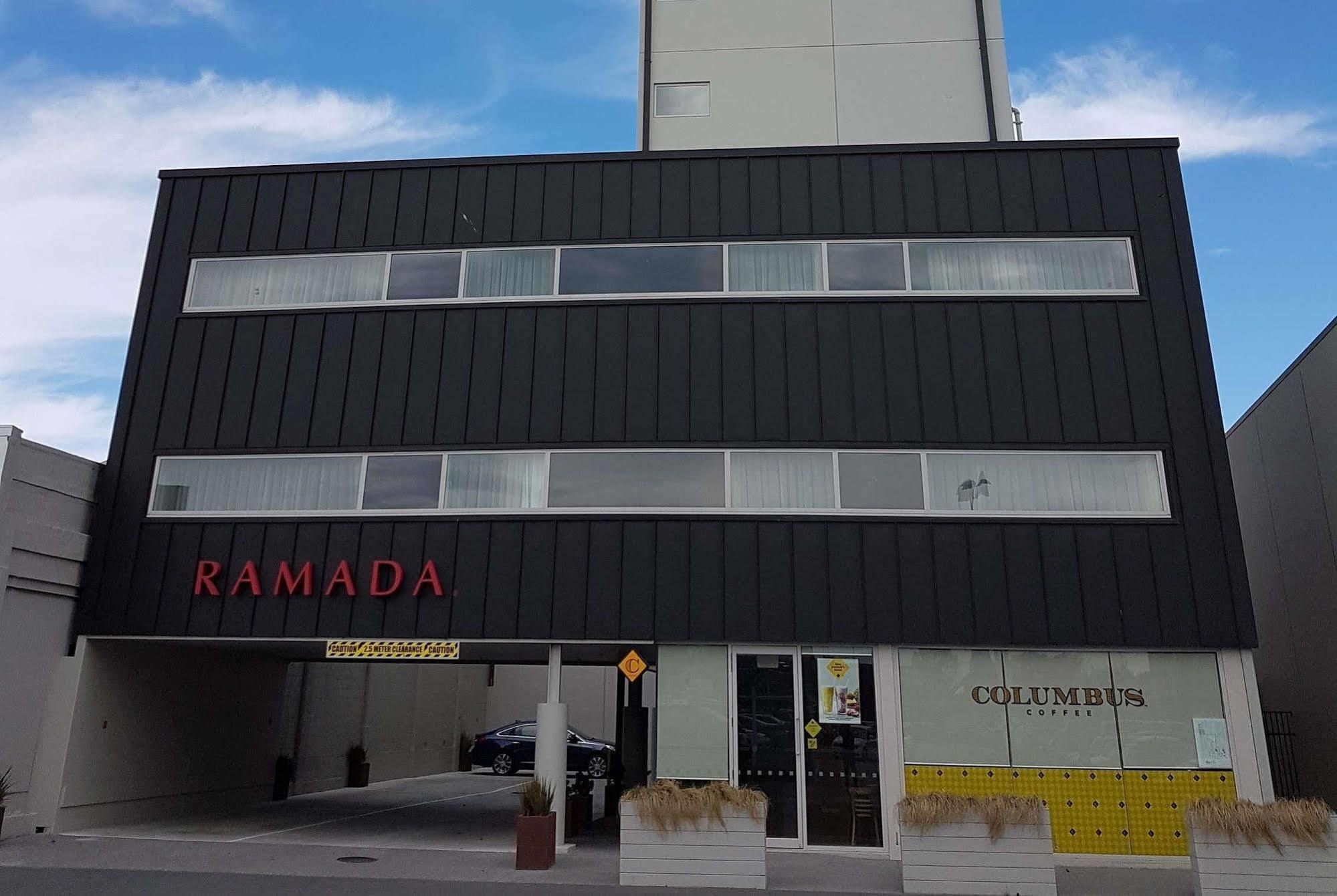 Ramada Suites By Wyndham Christchurch City Экстерьер фото
