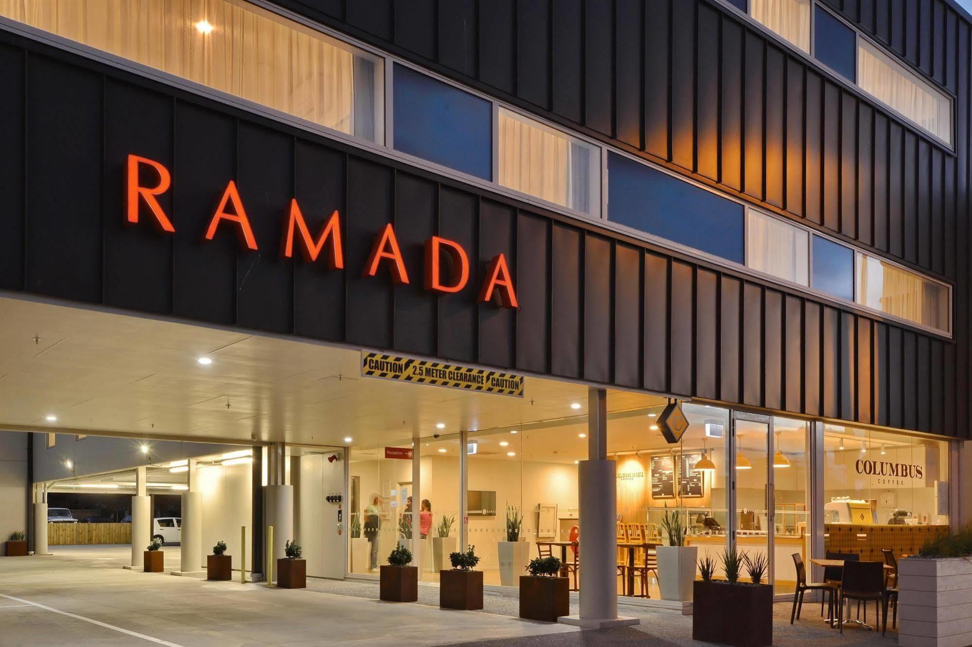 Ramada Suites By Wyndham Christchurch City Экстерьер фото