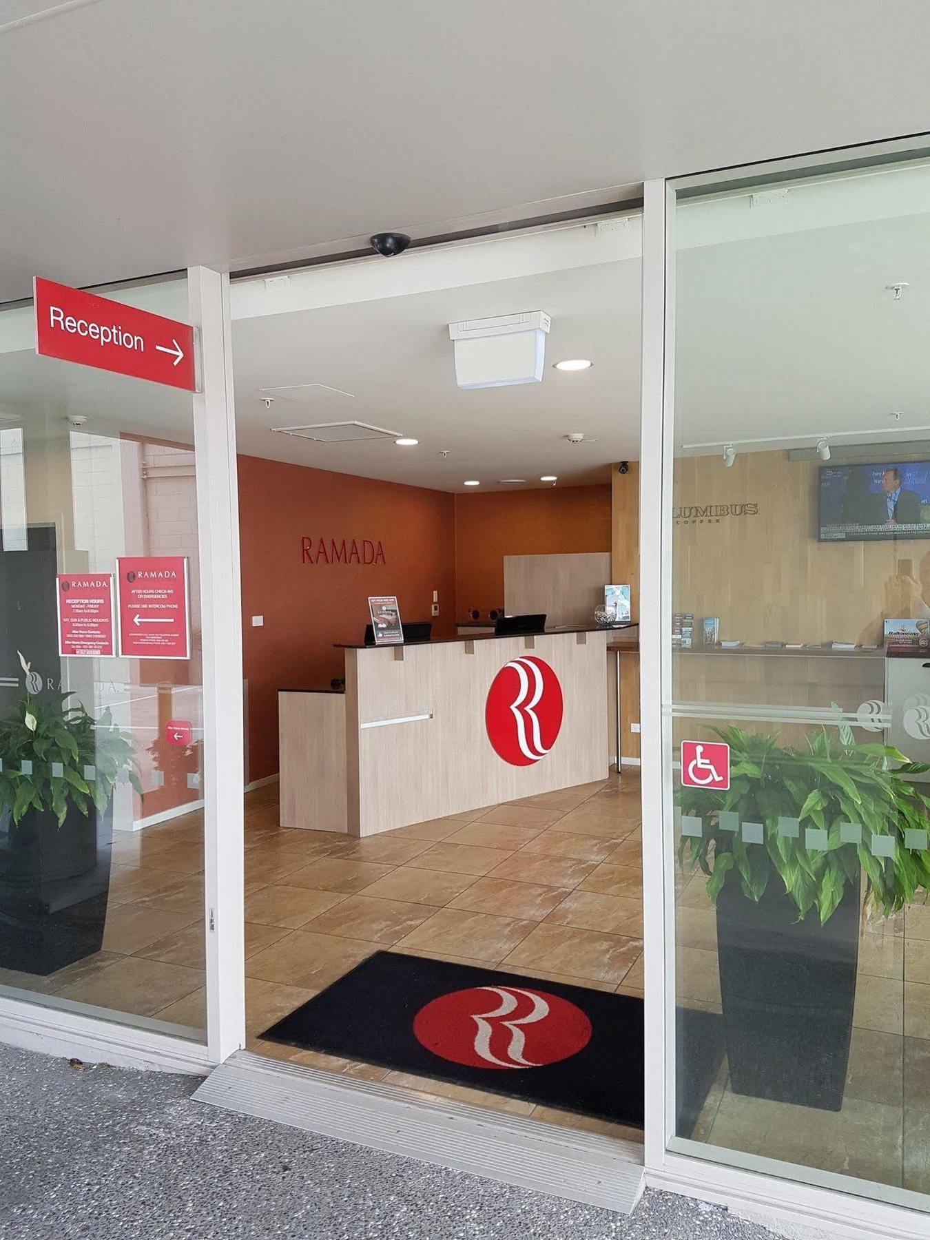 Ramada Suites By Wyndham Christchurch City Экстерьер фото