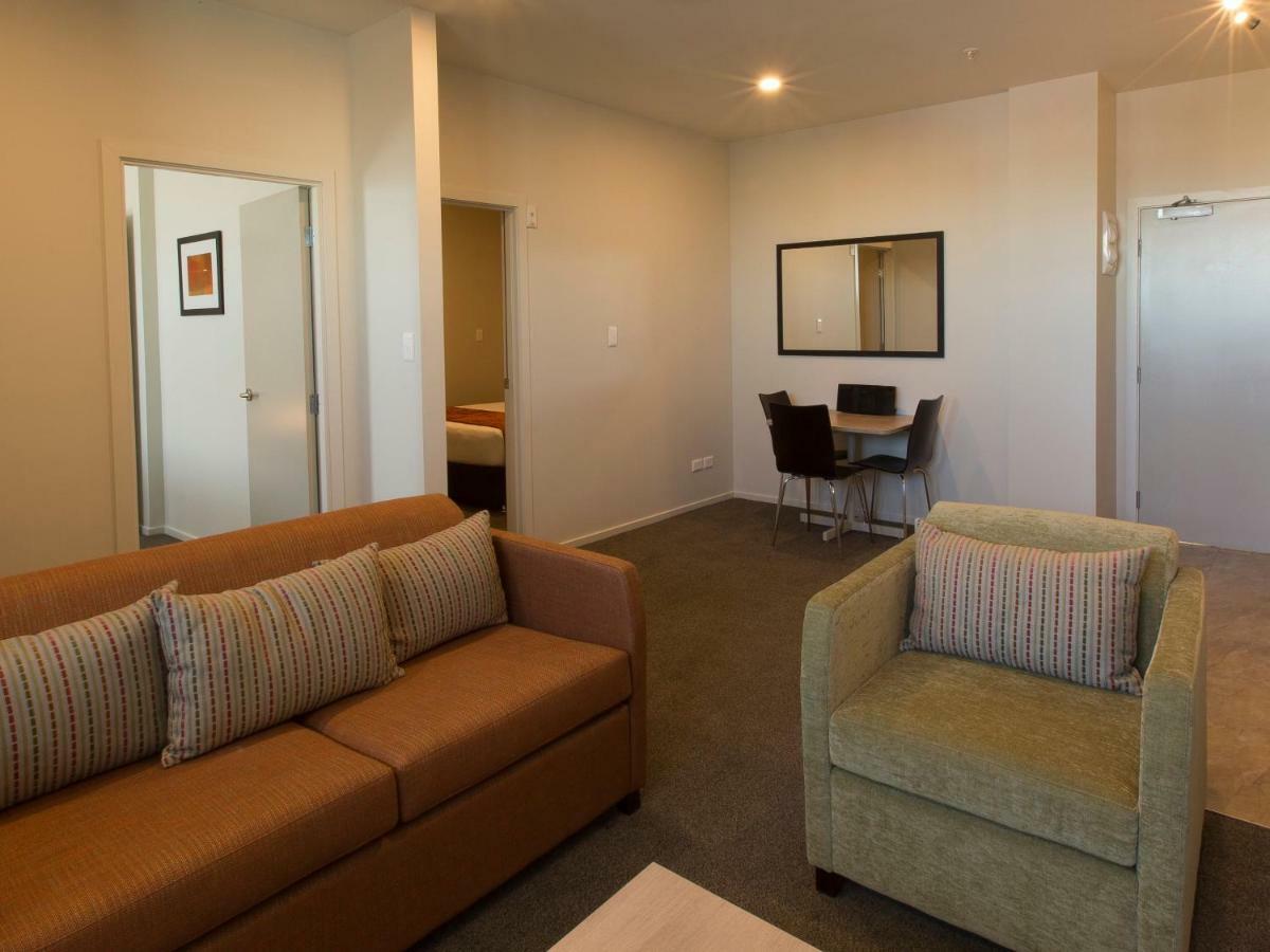 Ramada Suites By Wyndham Christchurch City Экстерьер фото